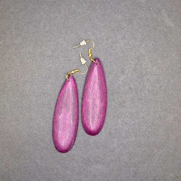 Purple wood tear drop earrings - Picture 1 of 3